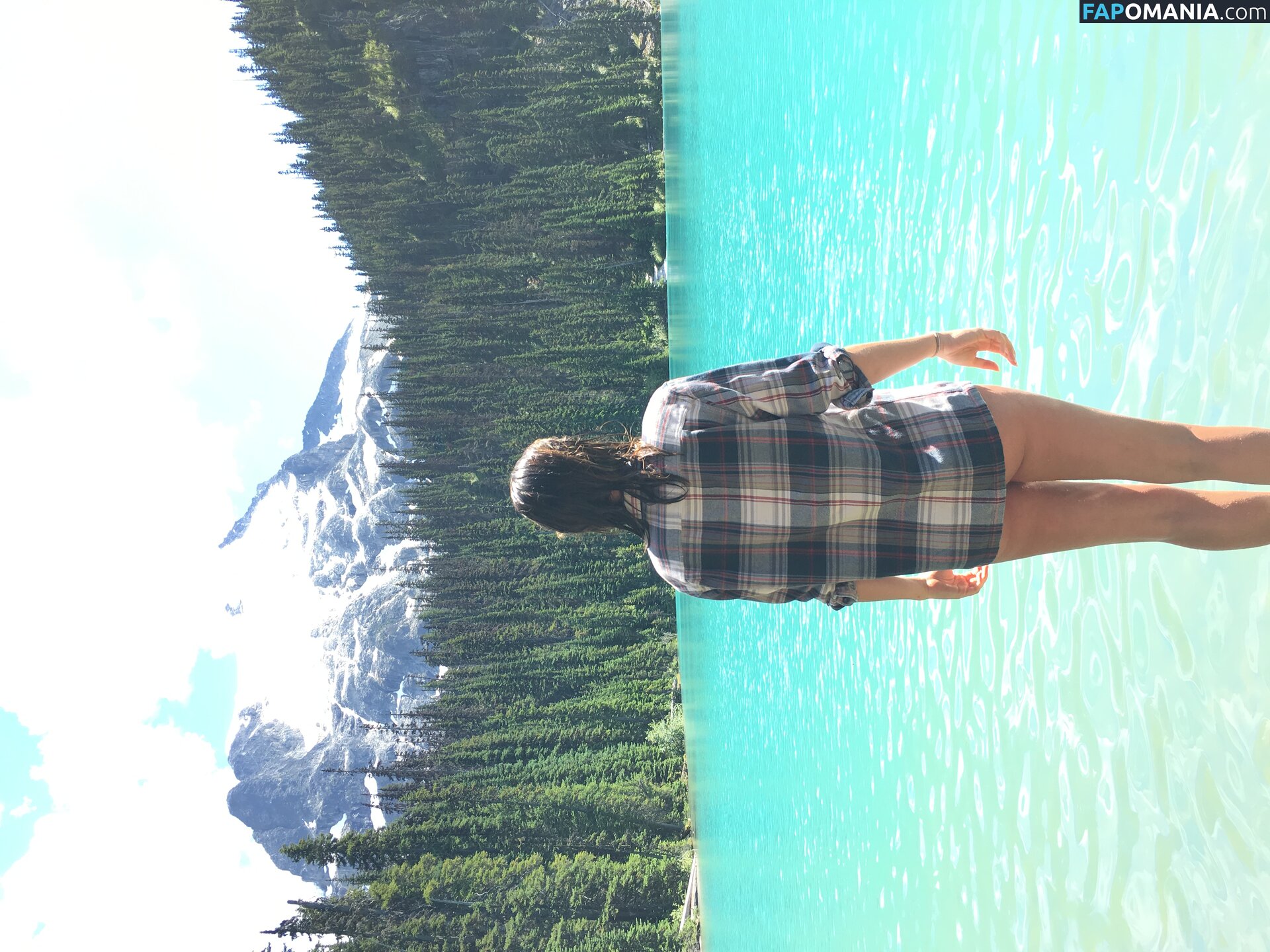 Serinda Swan Nackt Geleaktes Foto #117