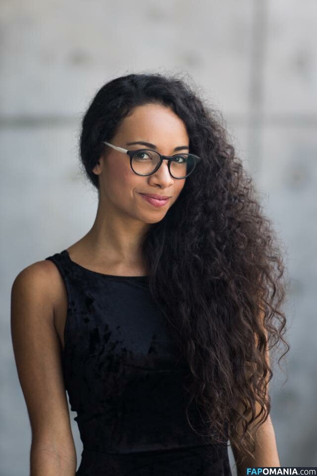 Shani Hamilton Nackt Geleaktes Foto #6