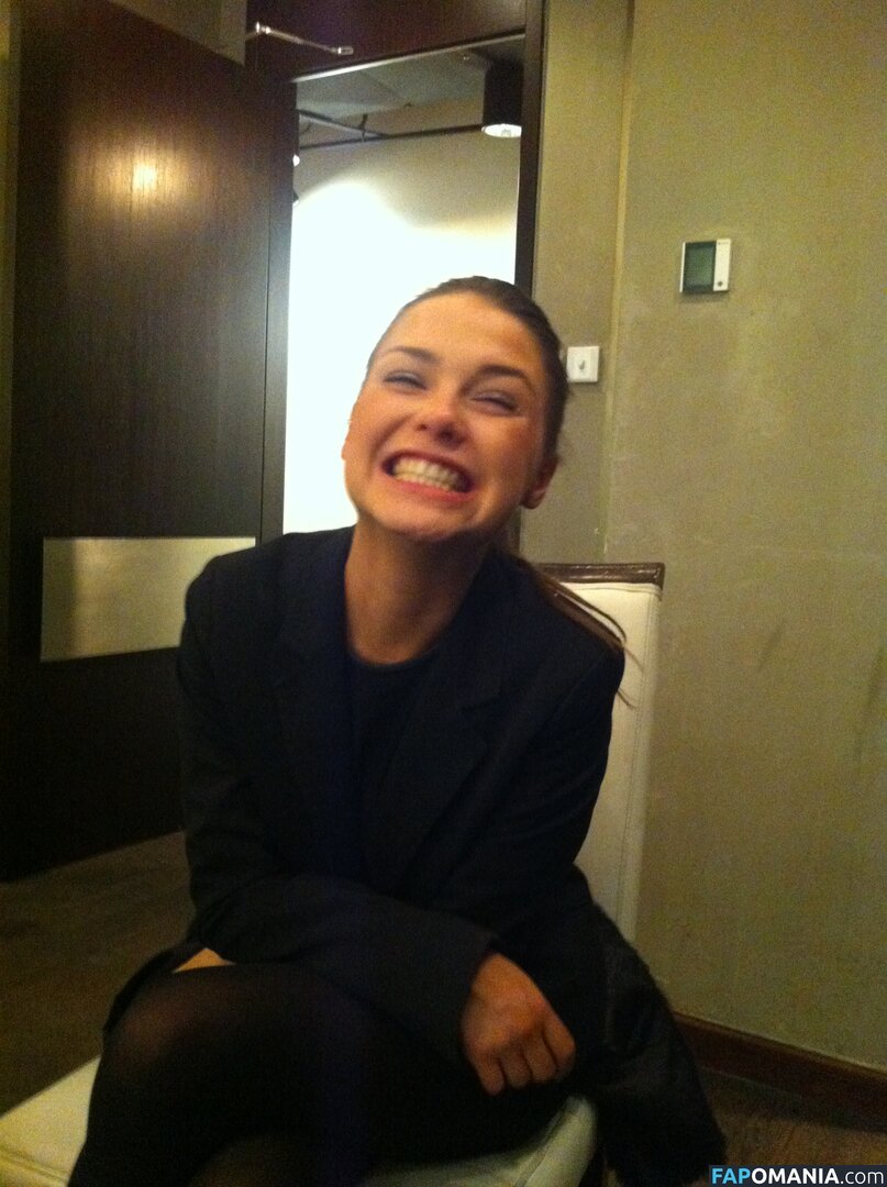 Sophia Roe Nackt Geleaktes Foto #10