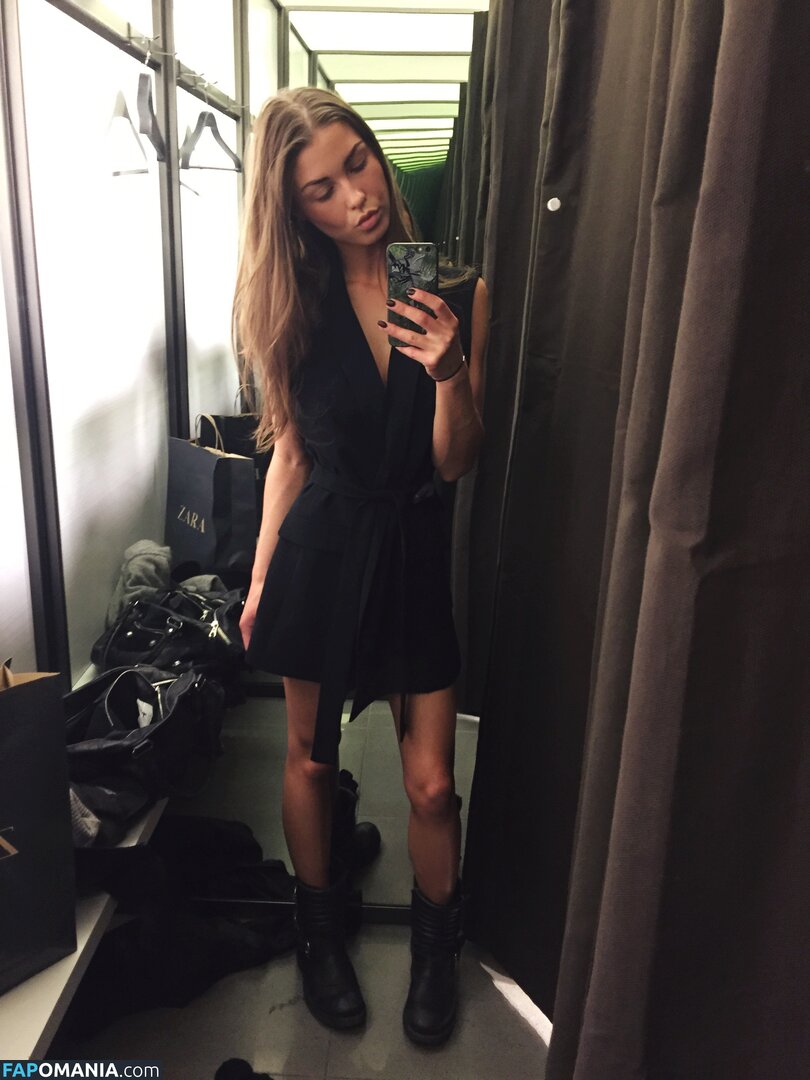 Sophia Roe Nackt Geleaktes Foto #26