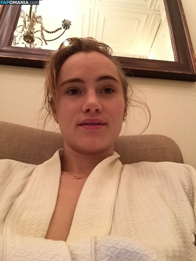 Suki Waterhouse Nackt Geleaktes Foto #1