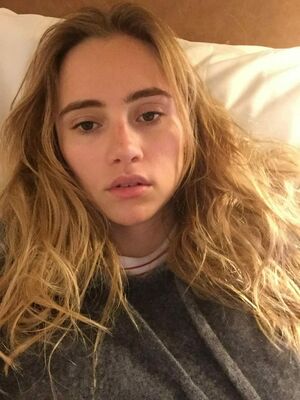 Suki Waterhouse