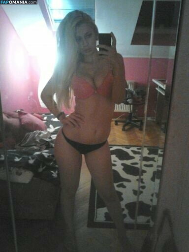 Tea Tairovic Nackt Geleaktes Foto #12