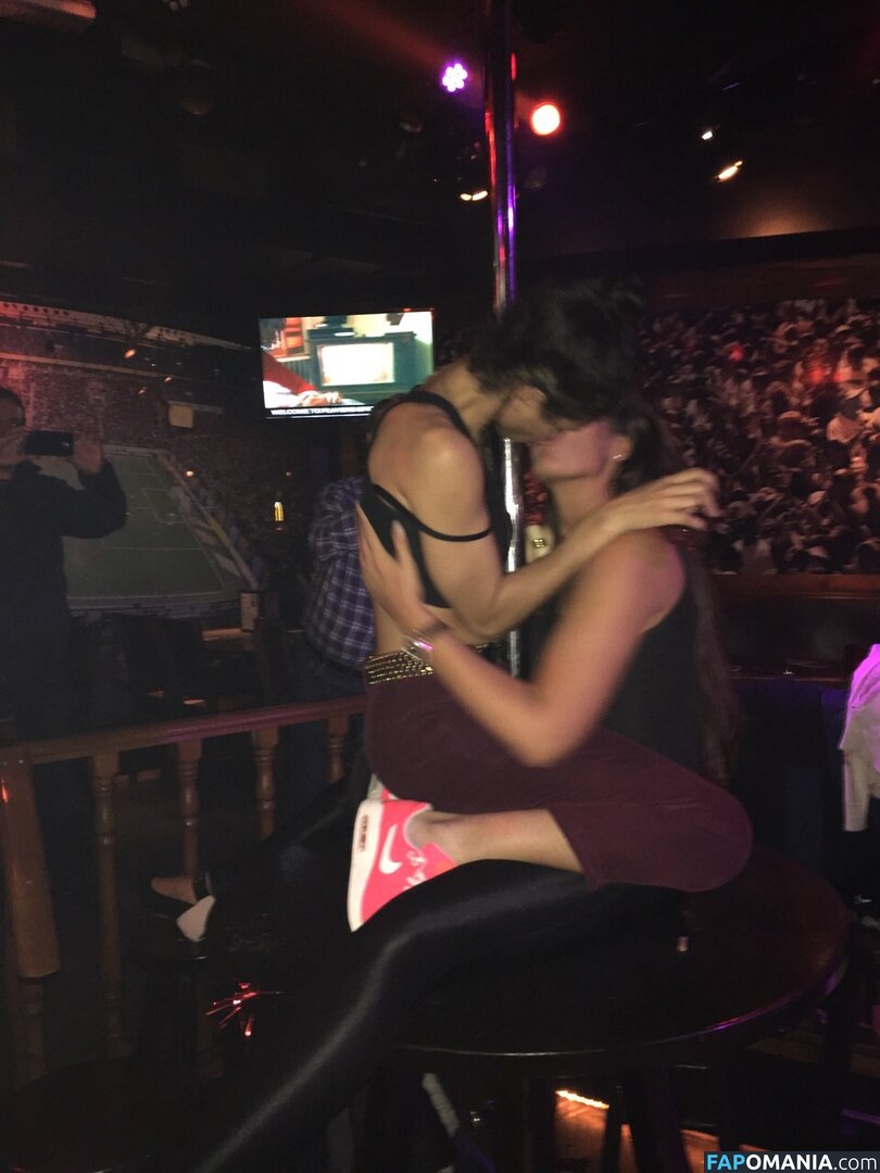 Vick Hope Nackt Geleaktes Foto #247