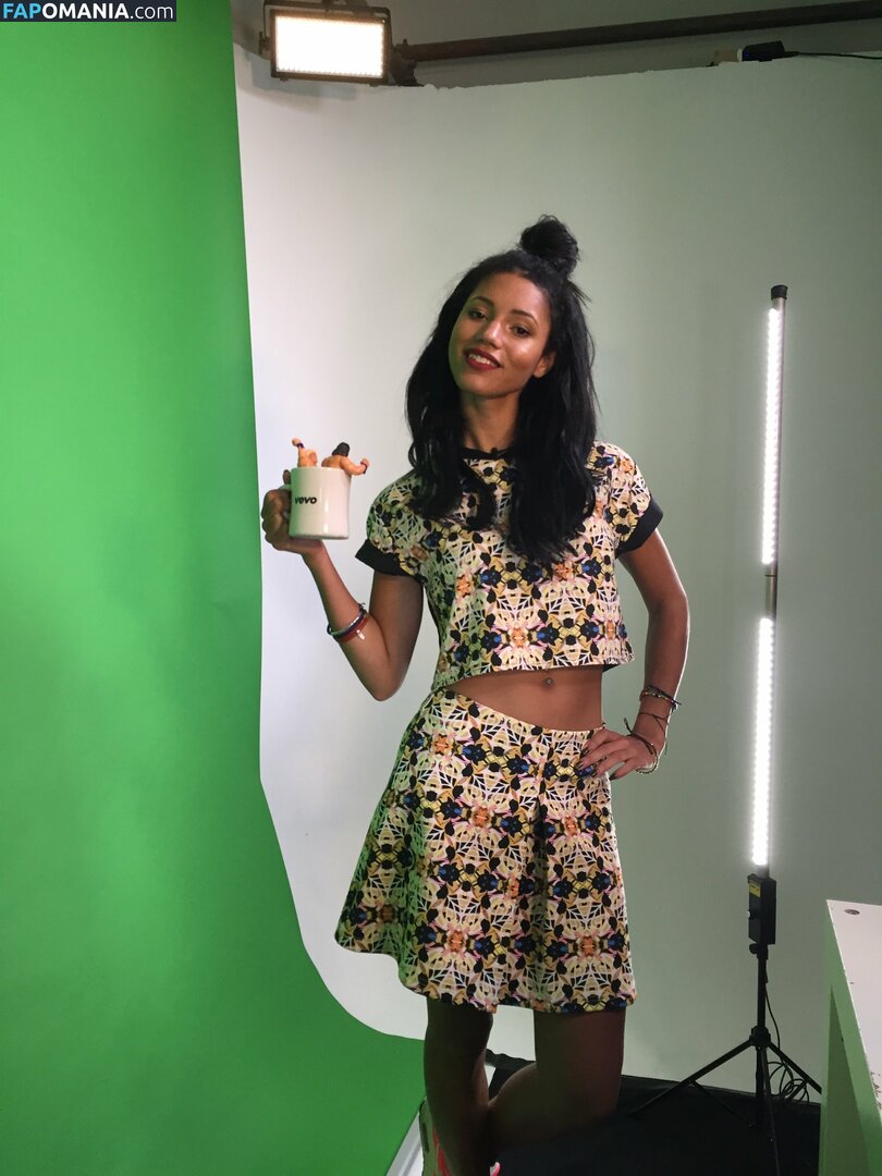 Vick Hope Nackt Geleaktes Foto #266