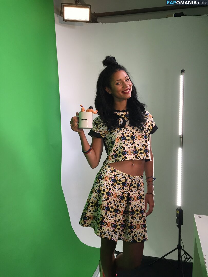 Vick Hope Nackt Geleaktes Foto #267