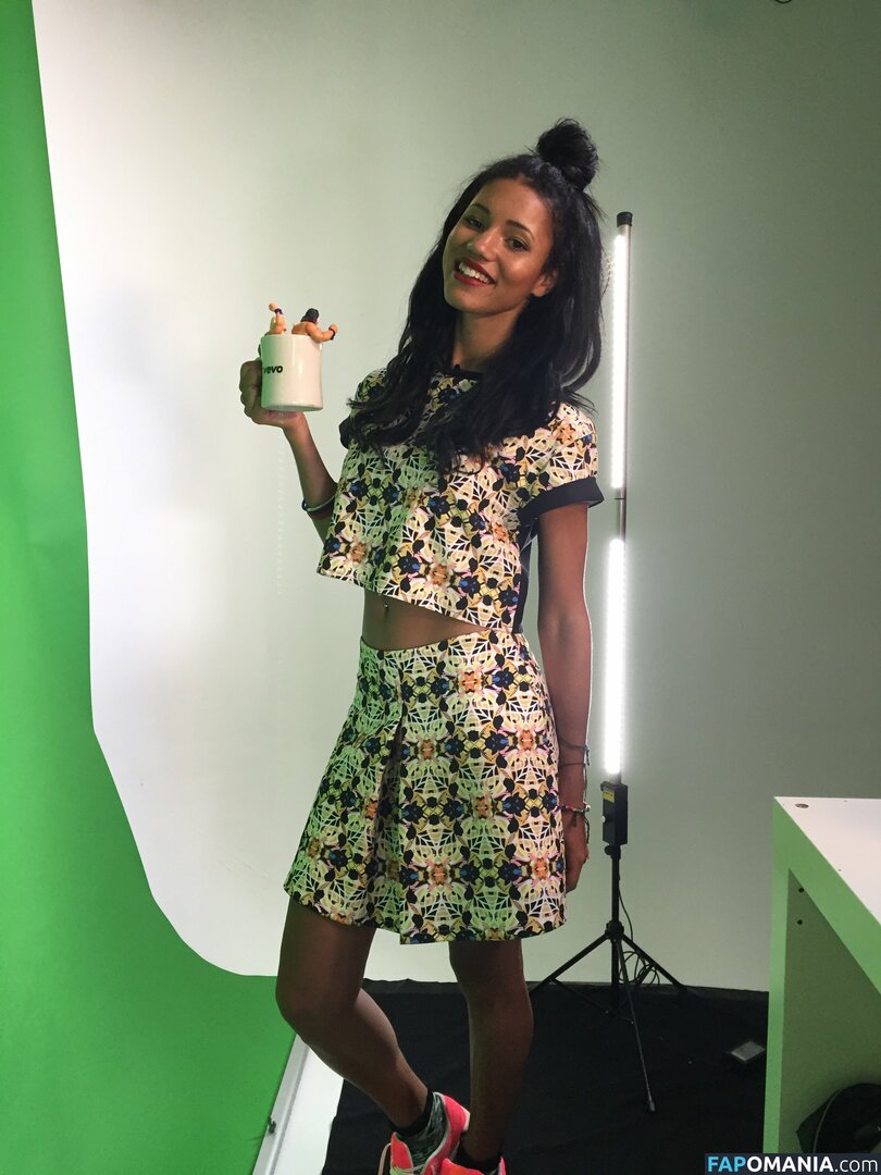 Vick Hope Nackt Geleaktes Foto #269