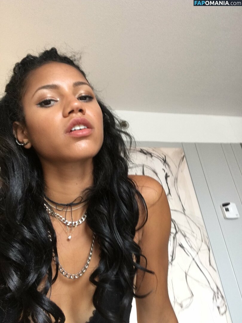 Vick Hope Nackt Geleaktes Foto #309