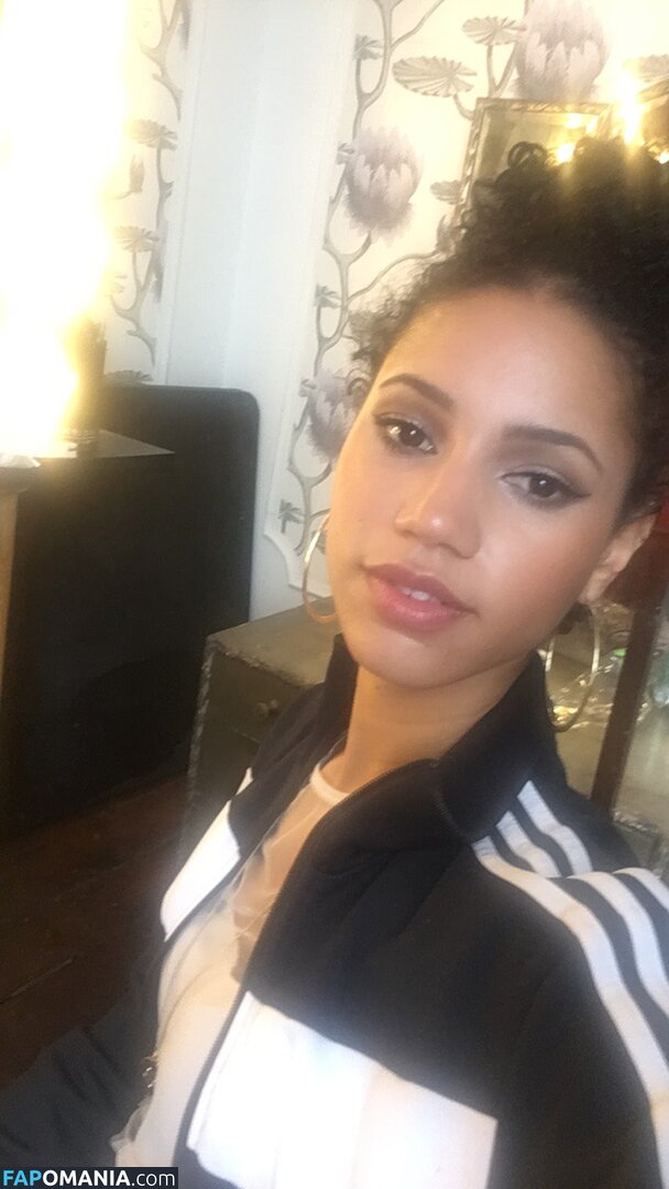 Vick Hope Nackt Geleaktes Foto #339