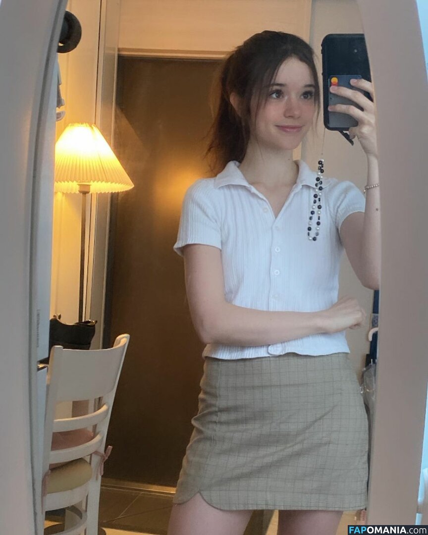  / A_Bit_Rebecca / A_Little_Rebecca Nackt OnlyFans  Geleaktes Foto #3