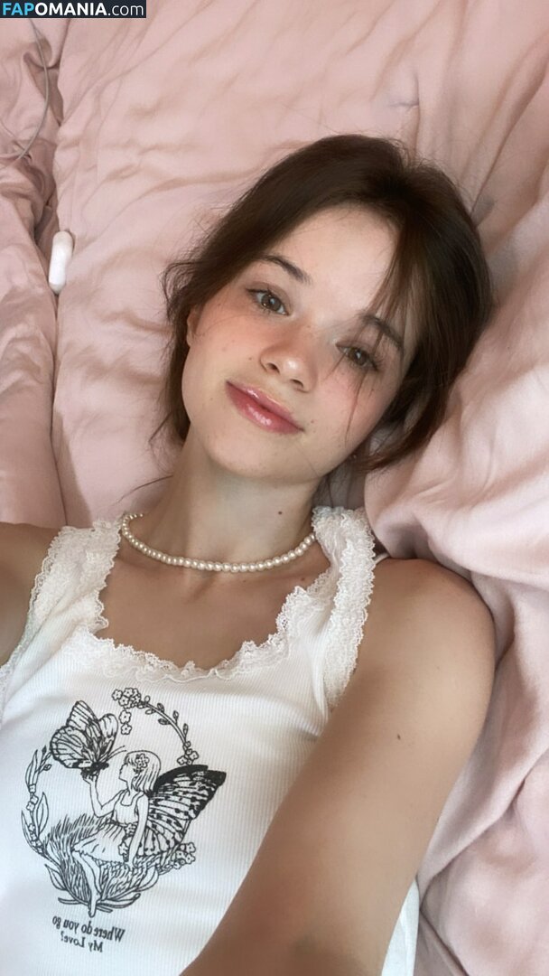  / A_Bit_Rebecca / A_Little_Rebecca Nackt OnlyFans  Geleaktes Foto #4