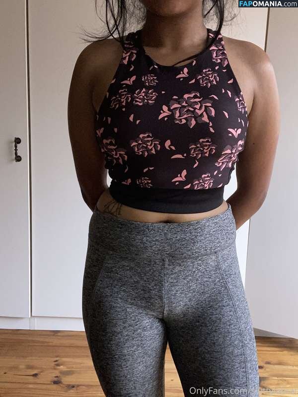 Adhana / sluttylabrat Nackt OnlyFans  Geleaktes Foto #8