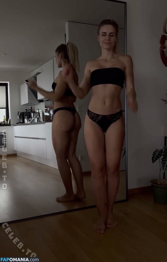 Adrienne Koleszar / adrienne_koleszar Nackt OnlyFans  Geleaktes Foto #1