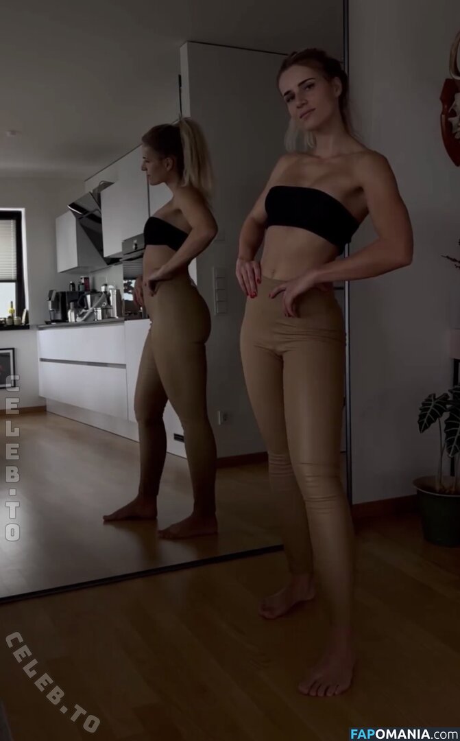 Adrienne Koleszar / adrienne_koleszar Nackt OnlyFans  Geleaktes Foto #2