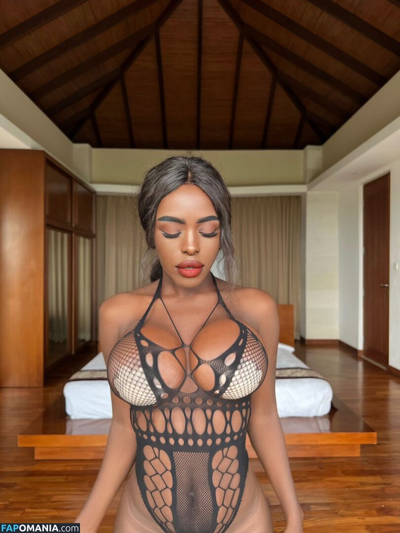 Africangonwild / Mia / foxy_maya__ / littlemiss_miaa Nackt OnlyFans  Geleaktes Foto #6