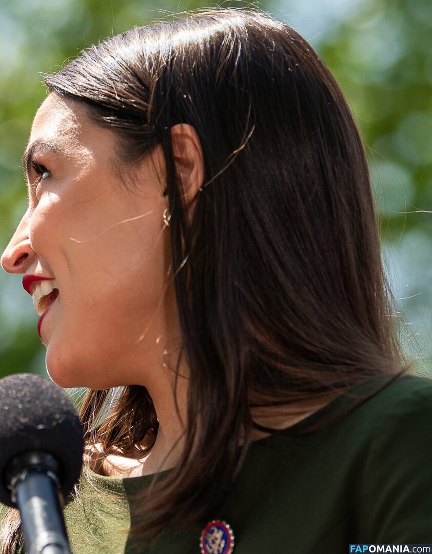 AOC / Alexandria Ocasio-Cortez Nackt OnlyFans  Geleaktes Foto #131