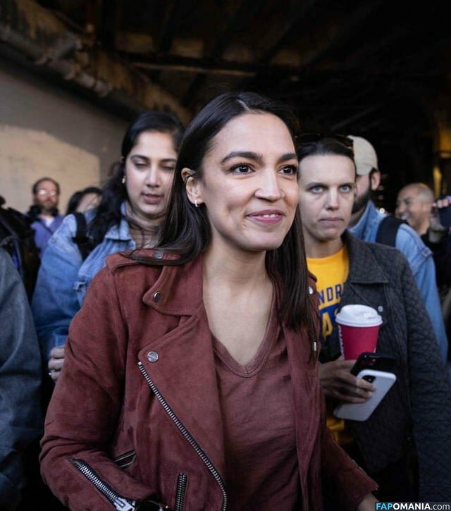 AOC / Alexandria Ocasio-Cortez Nackt OnlyFans  Geleaktes Foto #158