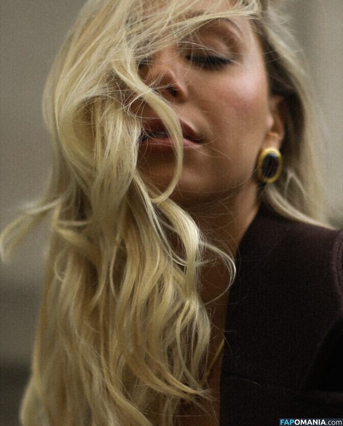 Alexis Ren / alexisren / alexisreng / alexxissren Nackt OnlyFans  Geleaktes Foto #1024