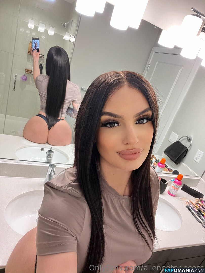 AlienPotPrincess / _alienpotprincess_ Nackt OnlyFans  Geleaktes Foto #8