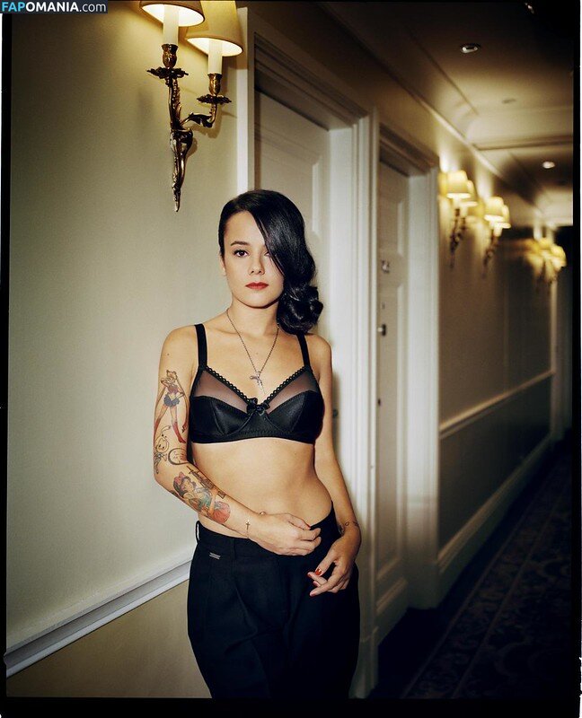 Alizee / alizeeofficiel / alizeesanzeth Nackt OnlyFans  Geleaktes Foto #18