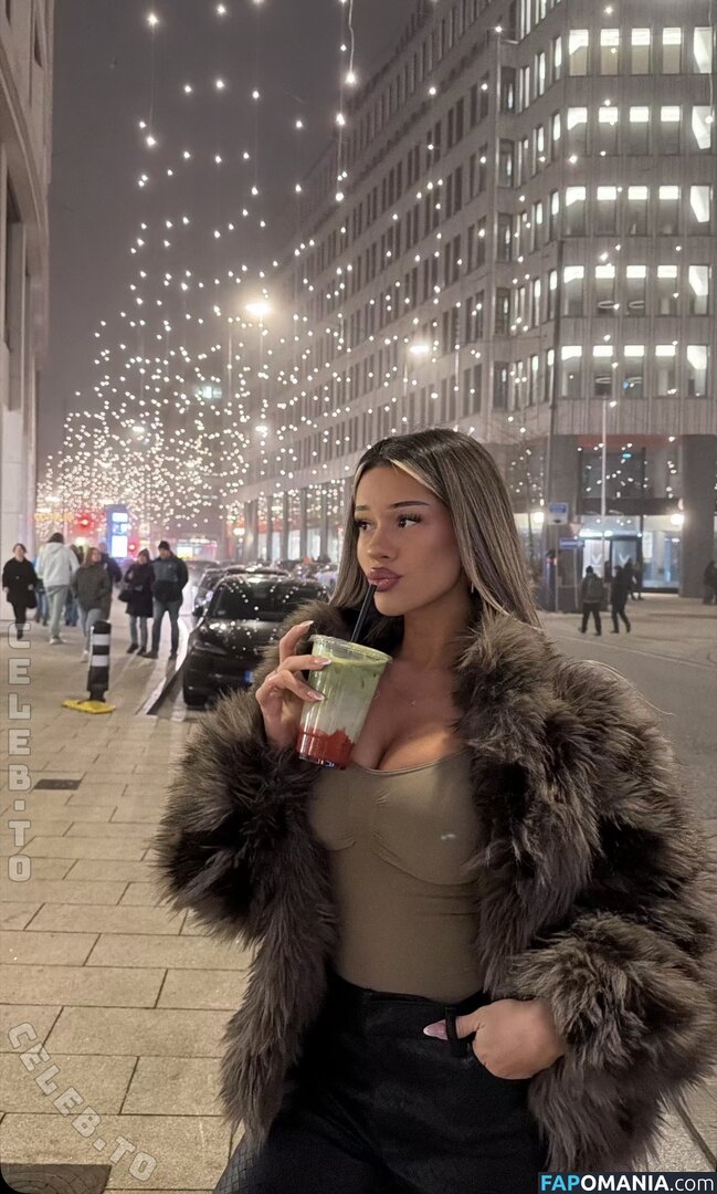 Almira Azemi / almira.azz / almirra.az Nackt OnlyFans  Geleaktes Foto #7