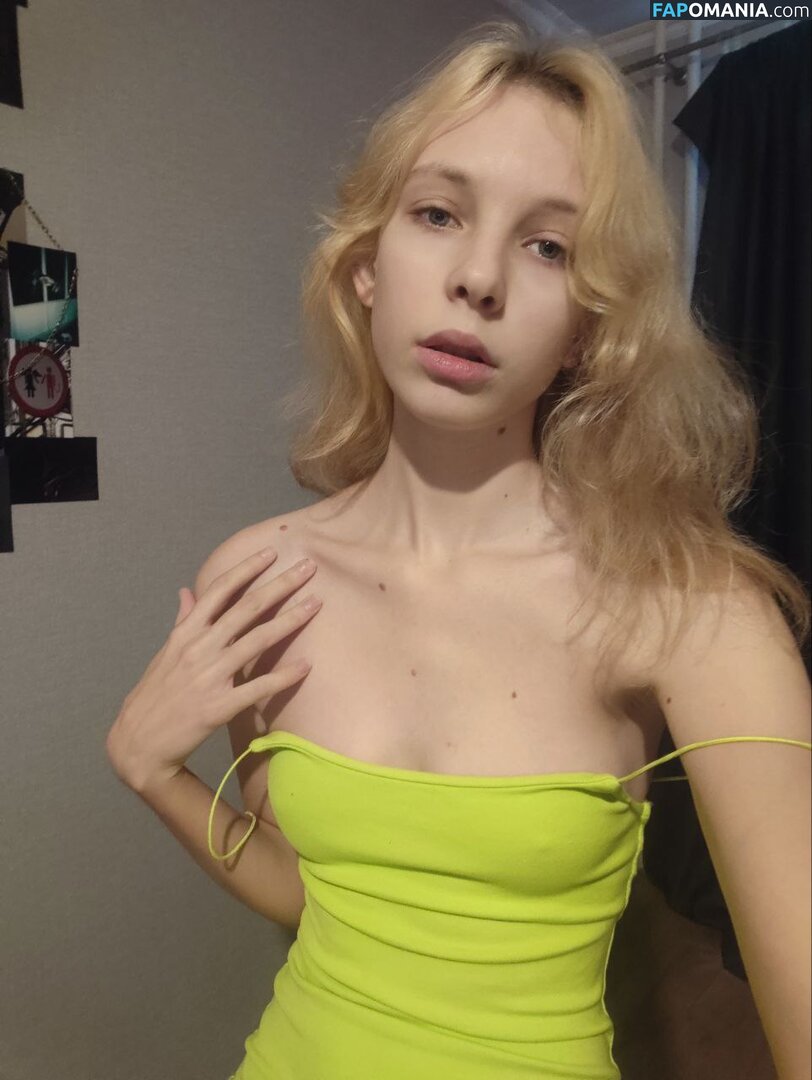 Altheadoyel / Fafa_fluff / KerryMezo / KinaBattig Nackt OnlyFans  Geleaktes Foto #1