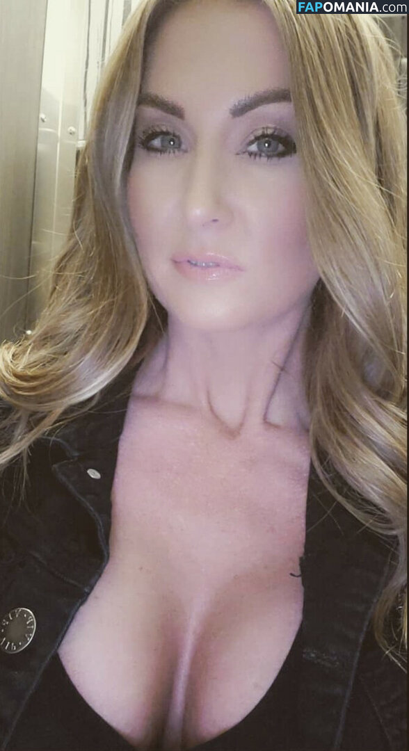 AmberHaines26 / Ambiedawn26 / Cougarfans3333 Nackt OnlyFans  Geleaktes Foto #1