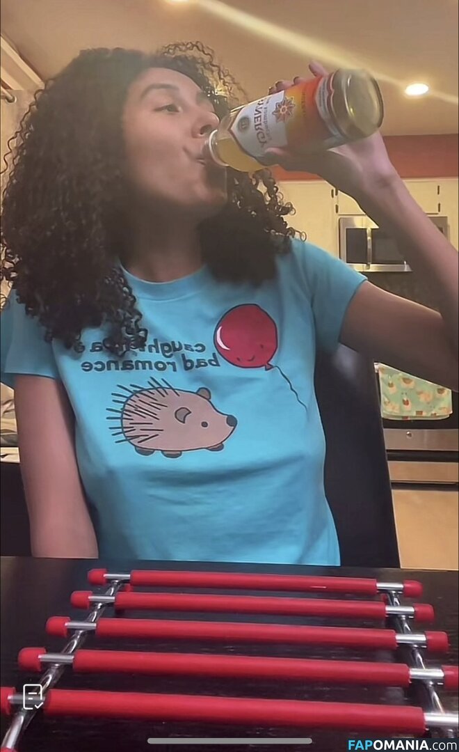 amerasia Nackt OnlyFans  Geleaktes Foto #1