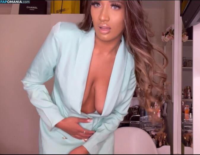 Amina Iqbal / xminaaa_ Nackt OnlyFans  Geleaktes Foto #1