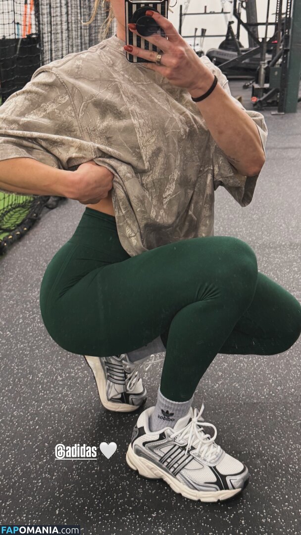 Ana Bruni / anabruni.softball / thesoftballchic Nackt OnlyFans  Geleaktes Foto #4