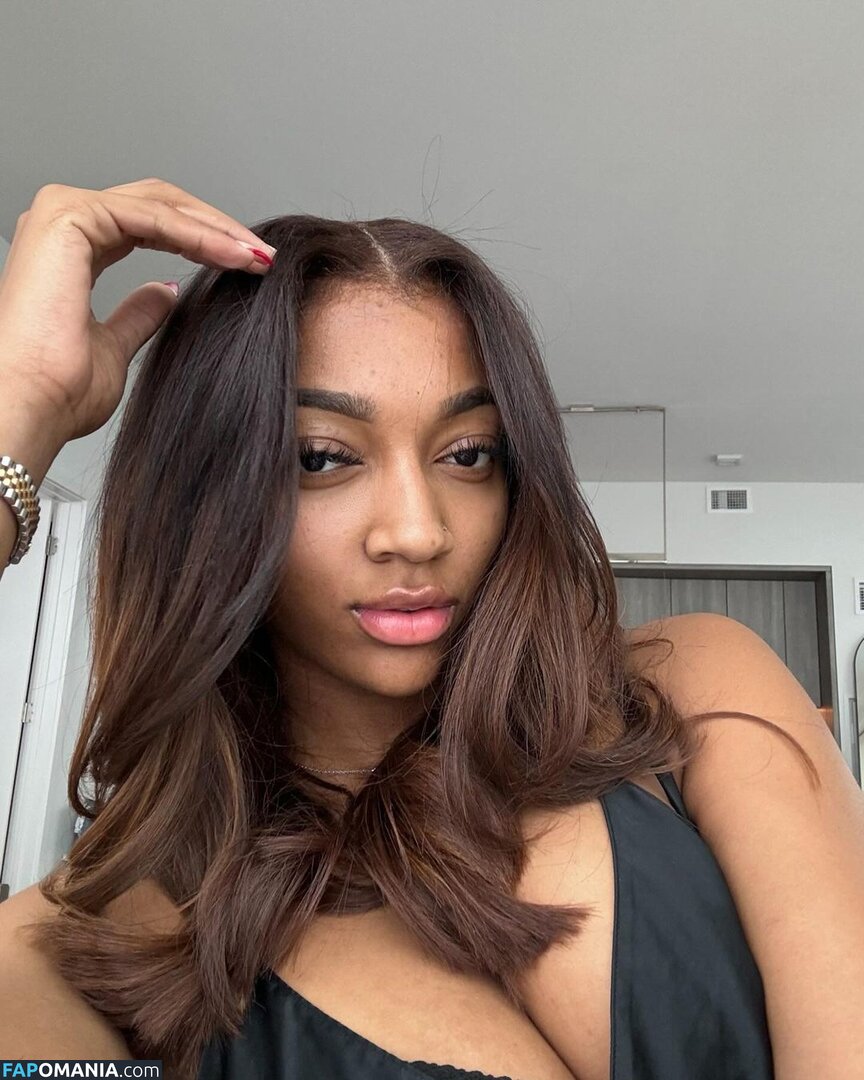 Angel Reese / Reese10Angel / angelreese10 / angelreesecenter Nackt OnlyFans  Geleaktes Foto #17