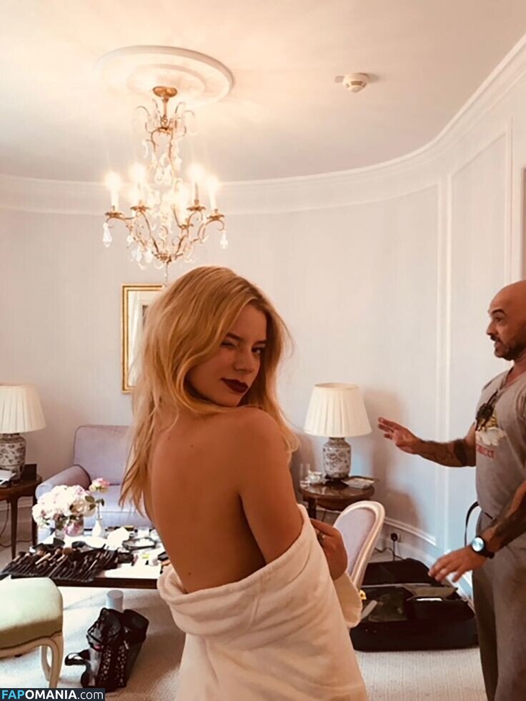 Anya Taylor-Joy / anyataylorjoy / taylorjoyvip Nackt OnlyFans  Geleaktes Foto #2107