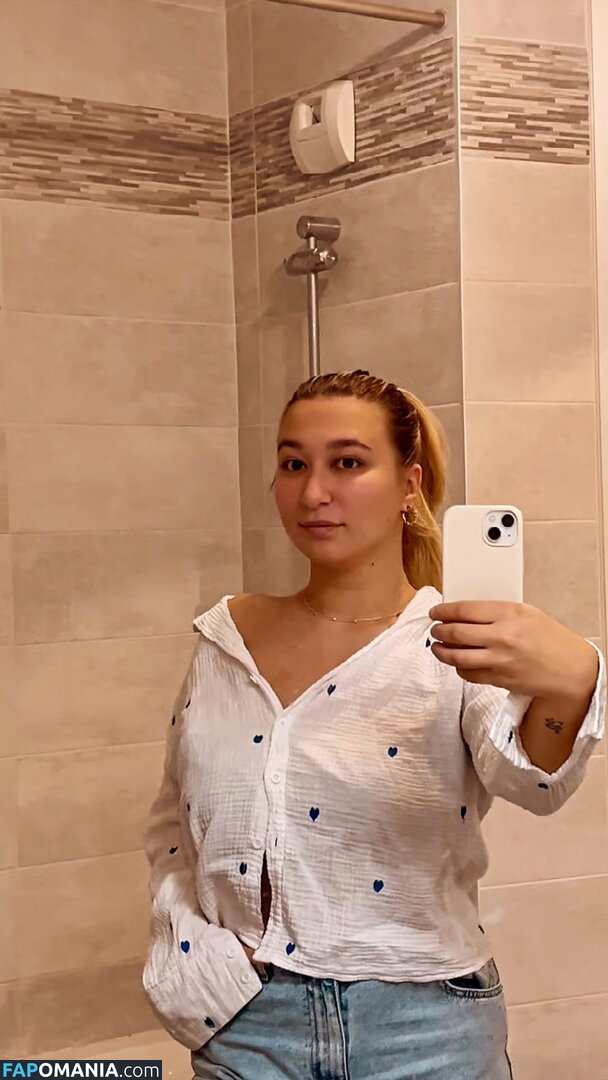 Apoline Perret / apolineprrt / shaniaperrett Nackt OnlyFans  Geleaktes Foto #6