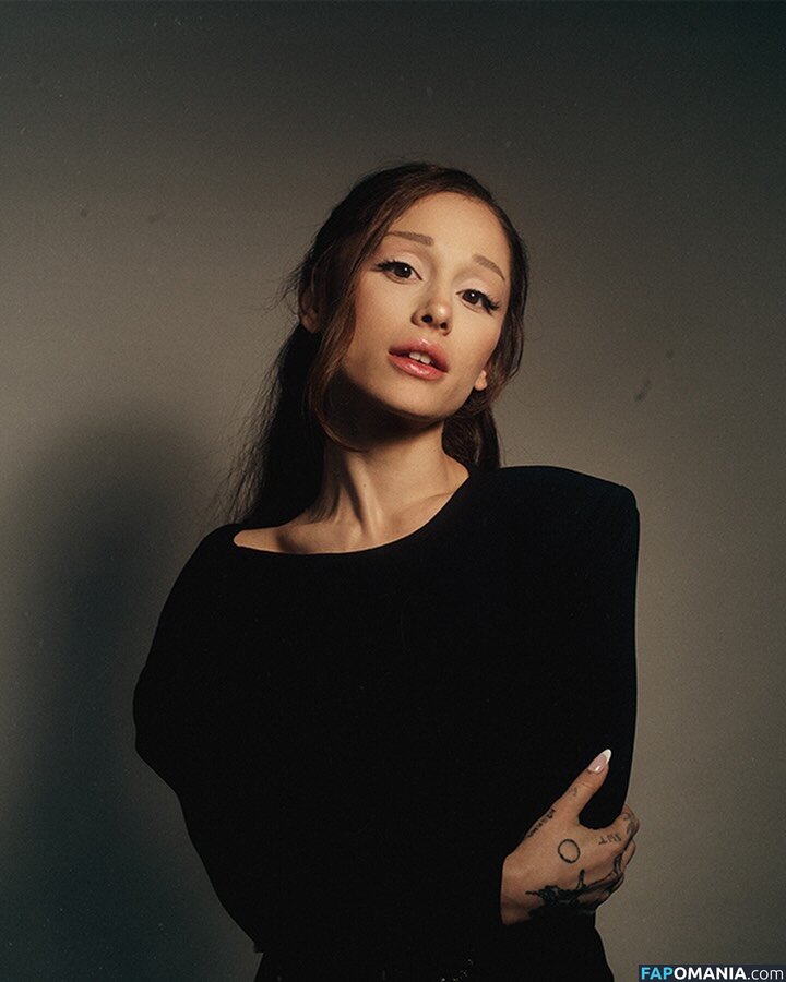 Ariana Grande / arianagrande Nackt OnlyFans  Geleaktes Foto #1
