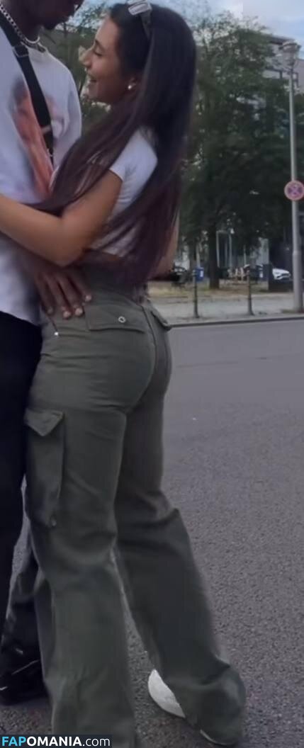 Asaliraniii Nackt OnlyFans  Geleaktes Foto #9