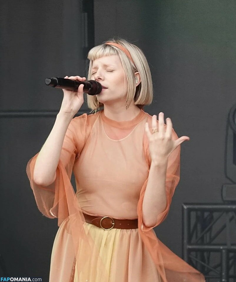 Aurora Aksnes / auroramusic / singer Nackt OnlyFans  Geleaktes Foto #1