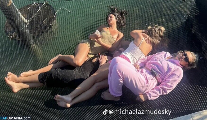 avaasanto / lifes.a.party.sorry.mom Nackt OnlyFans  Geleaktes Foto #9
