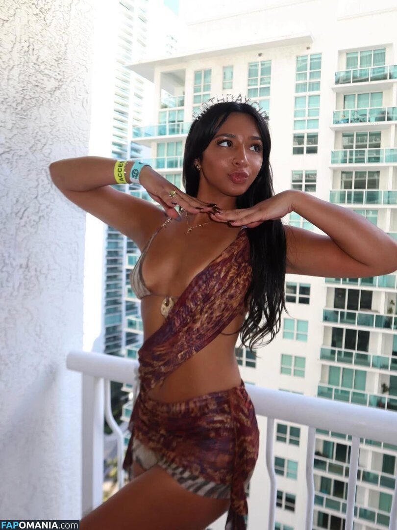avaasanto / lifes.a.party.sorry.mom Nackt OnlyFans  Geleaktes Foto #16