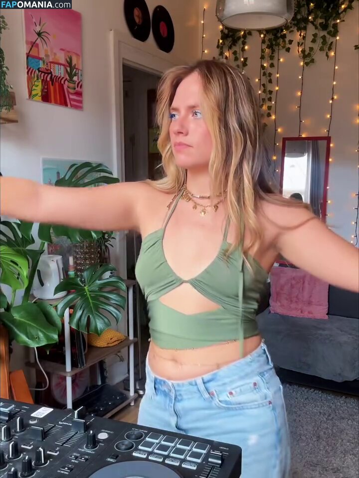 Axelle Maga / axelle.maga Nackt OnlyFans  Geleaktes Foto #1
