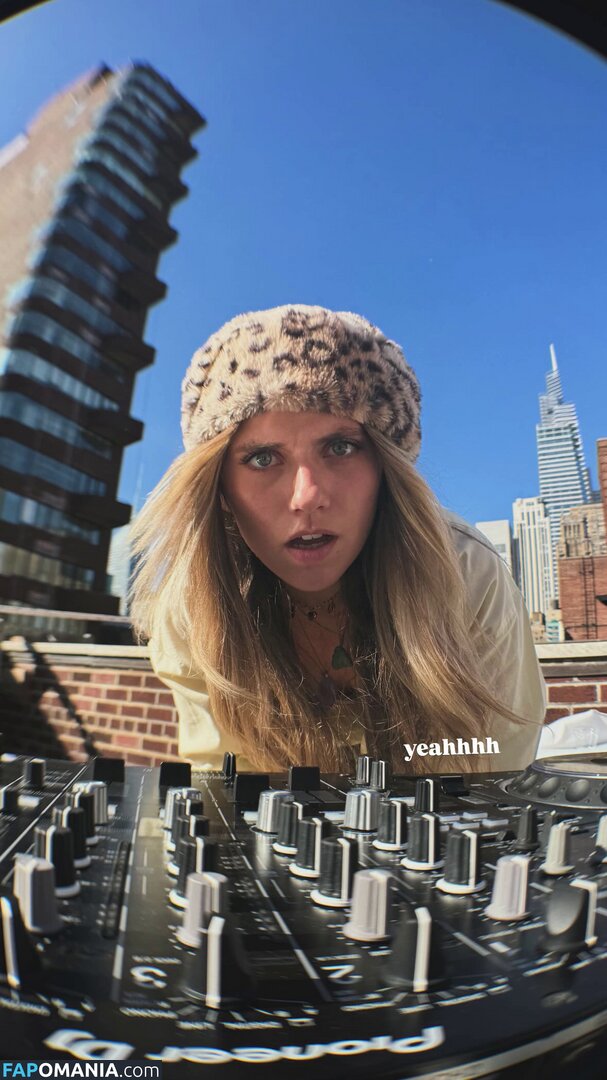 Axelle Maga / axelle.maga Nackt OnlyFans  Geleaktes Foto #2