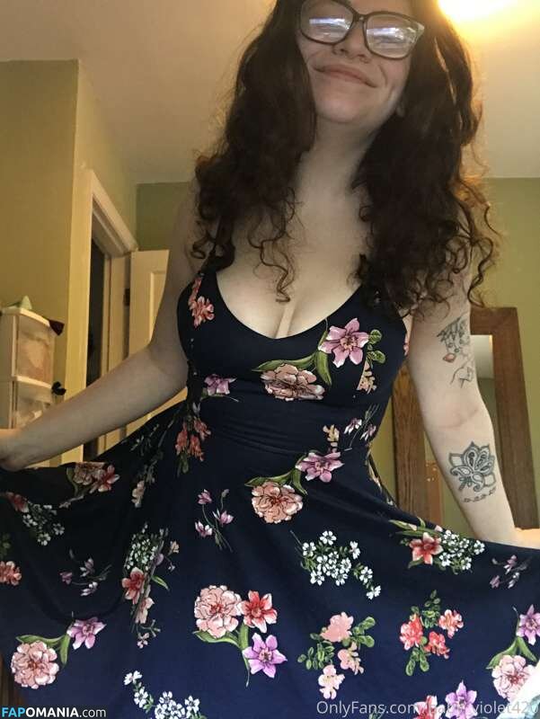 420baby_violet / BABY VIOLET / baby_violet420 / https: Nackt OnlyFans  Geleaktes Foto #8