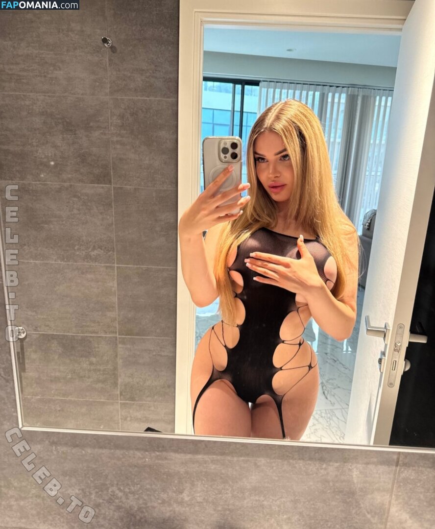 Barbie Stella / Barbiestella / Officalbarbieatella / Stellabarbyy Nackt OnlyFans  Geleaktes Foto #1