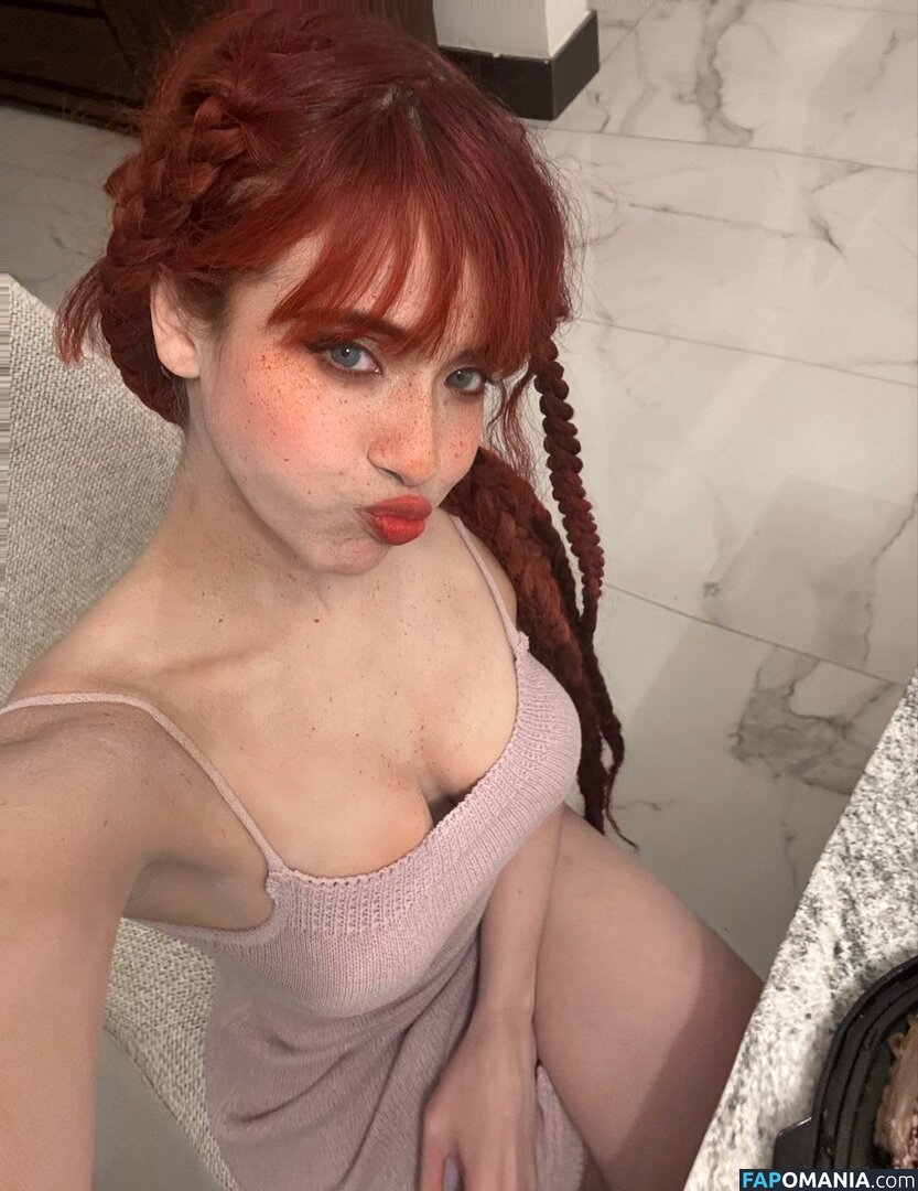 Bella Dueñas Nackt OnlyFans  Geleaktes Foto #2