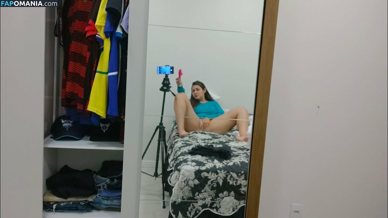 Bella Menezes / isamnzs / isinha meneses / isinhamnzs / prontomostreii Nackt OnlyFans  Geleaktes Foto #33