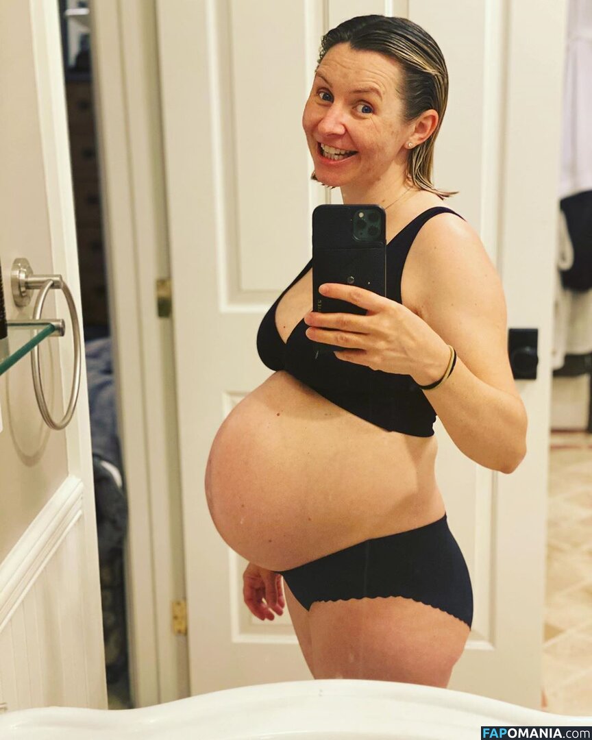 Beverley Mitchell Nackt OnlyFans  Geleaktes Foto #6
