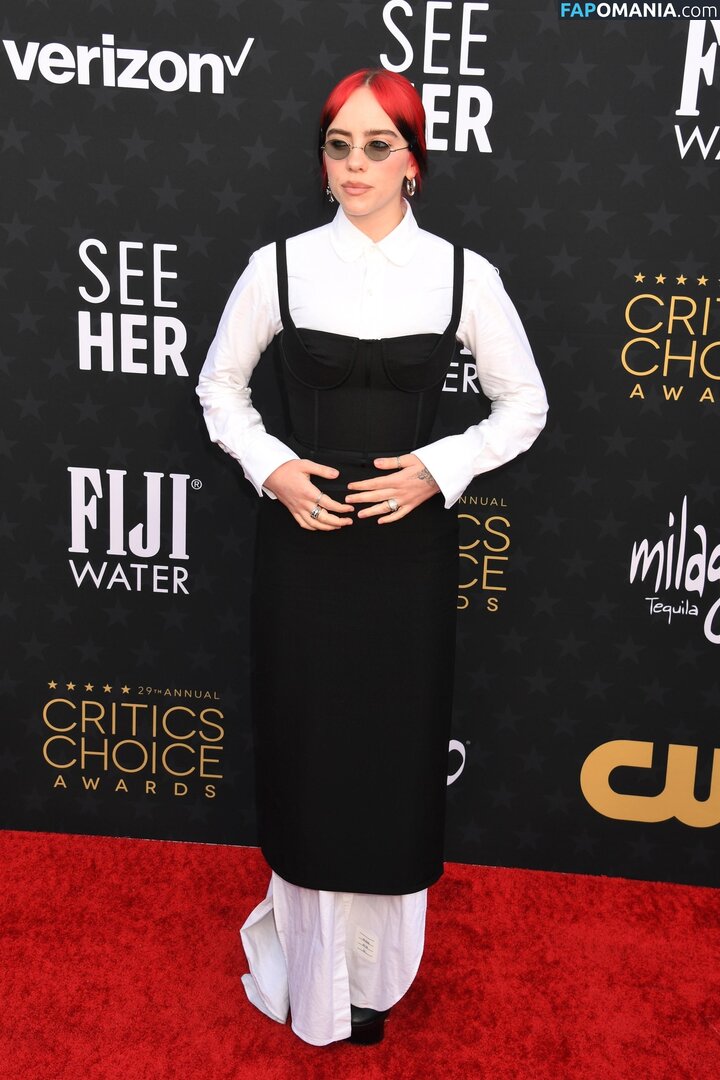 Billie Eilish / Fake / billeeilish / billieeilish Nackt OnlyFans  Geleaktes Foto #1178