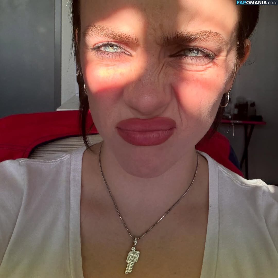 Billie Eilish / Fake / billeeilish / billieeilish Nackt OnlyFans  Geleaktes Foto #2239