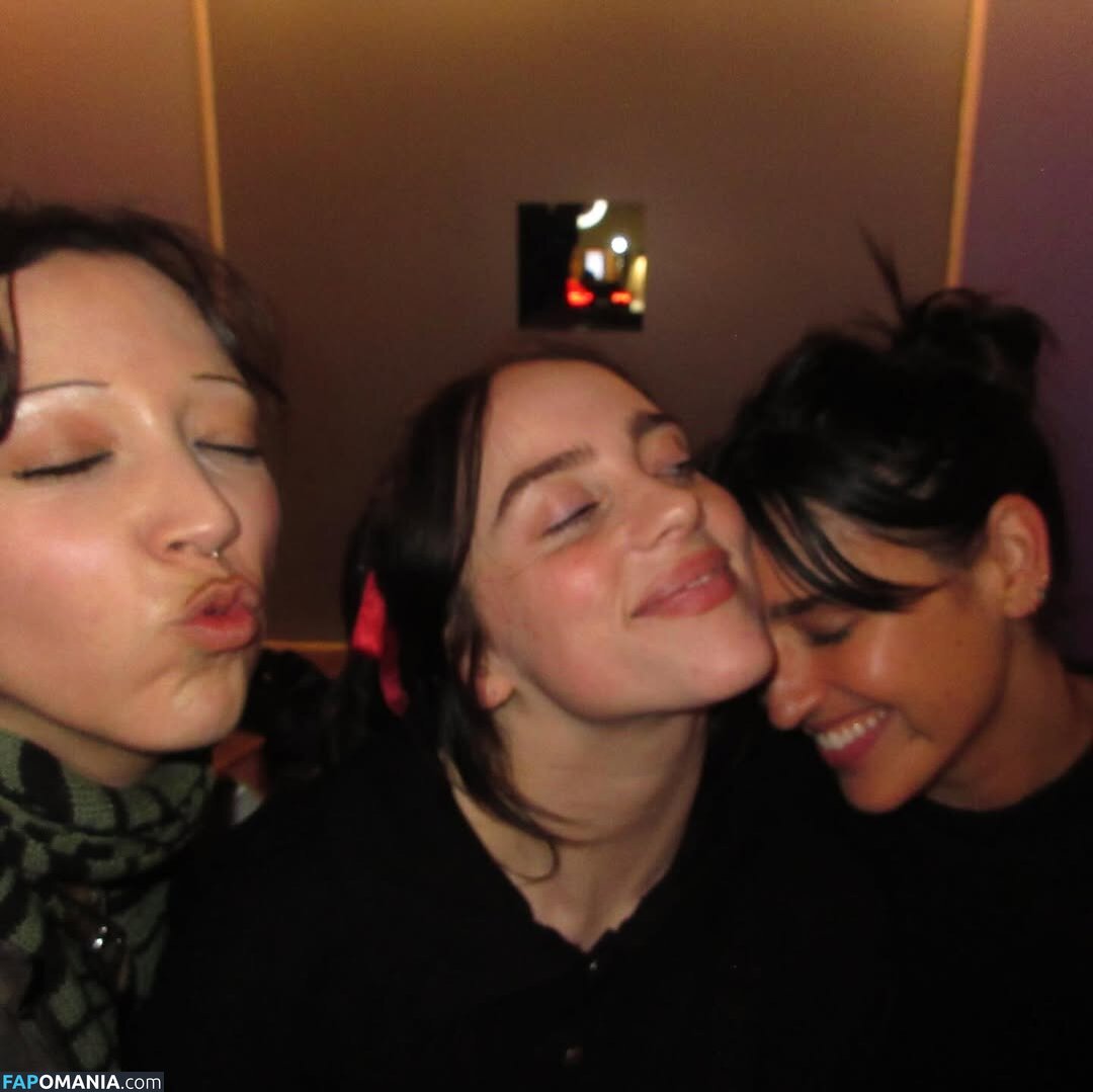 Billie Eilish / Fake / billeeilish / billieeilish Nackt OnlyFans  Geleaktes Foto #2265