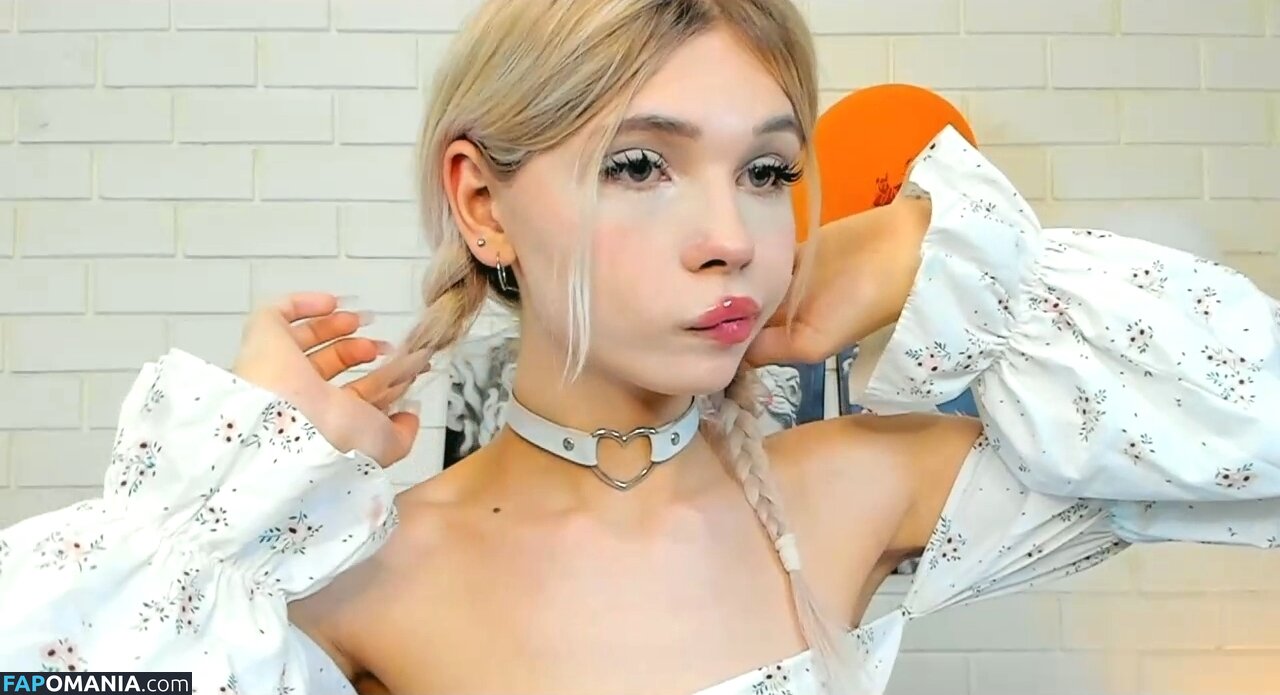 Blondy_fina / blondy_curvy2595 Nackt OnlyFans  Geleaktes Foto #3