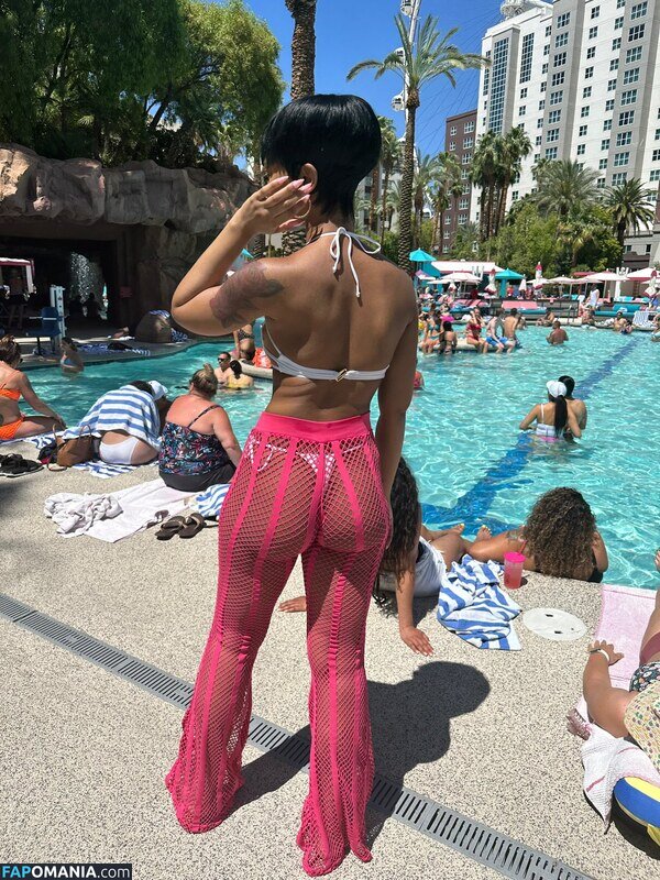 Melodic_Network_8958 / __Bombshell__ / bombshell.xx / bombshell228 Nackt OnlyFans  Geleaktes Foto #29